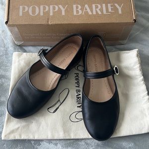 Poppy Barley flats